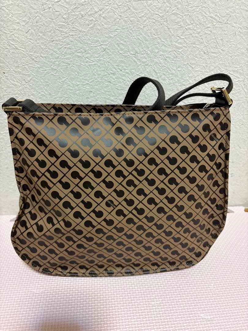 kueさま ゲラルディーニ☆ソフティ☆ショルダーバッグ☆定番人気型☆