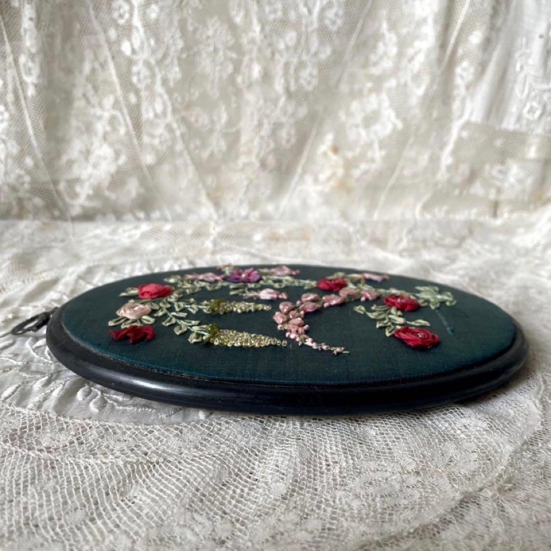 リボン刺繍オーバルフレーム　花　フランスアンティークヴィンテージ　メルスリー