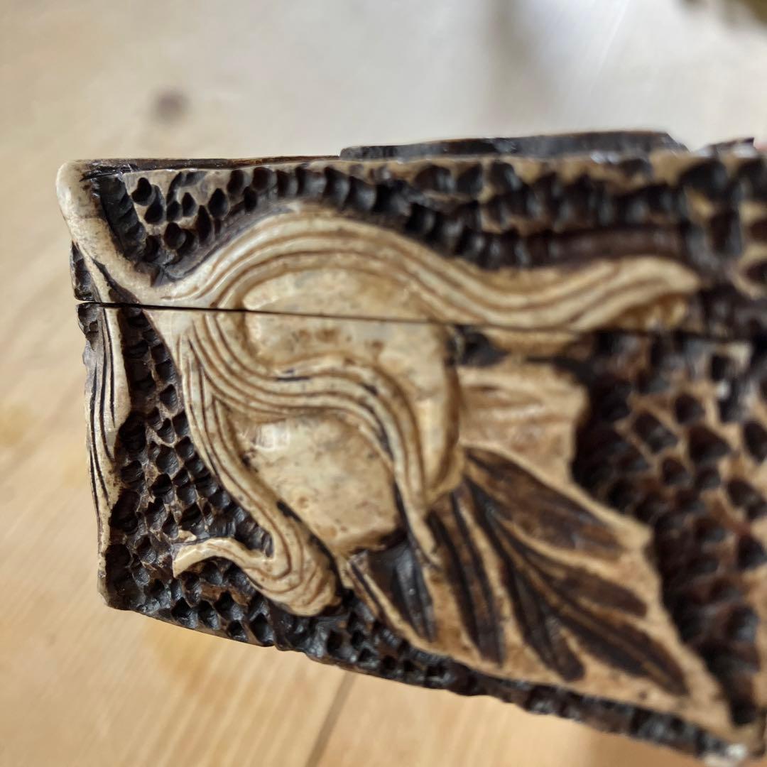 アンティーク手彫り　石の箱　宝石箱