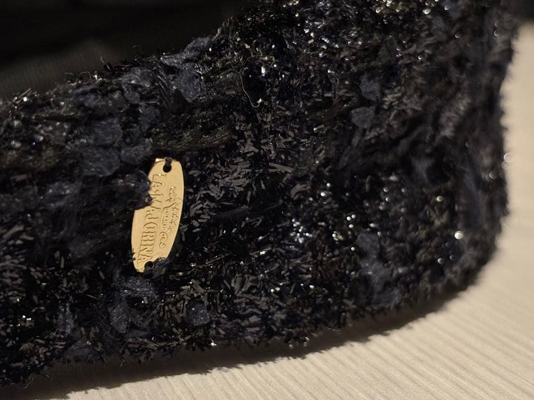 未使用 ラ マジョリーナ 大人のカチューシャ ヘアバンド ブラックラメ ツイード