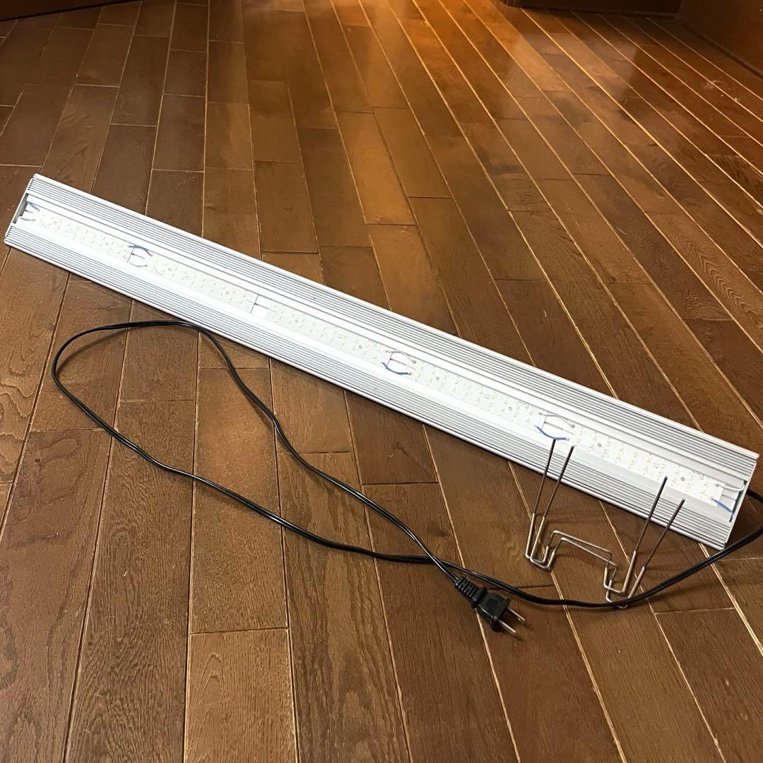 アクロトライアングルTRIANGLE LED VIVID 900 90cm