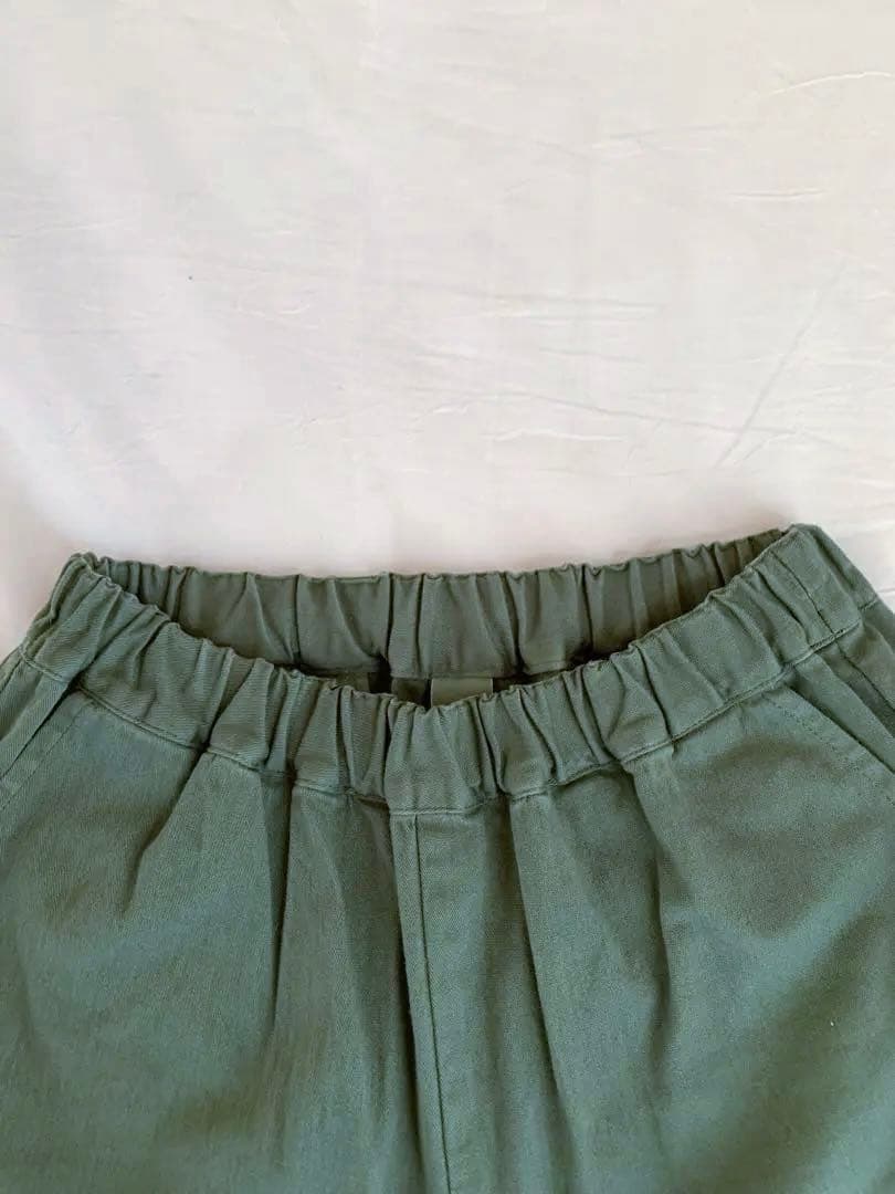 かぐれ　オリーブグリーン テーパードパンツ