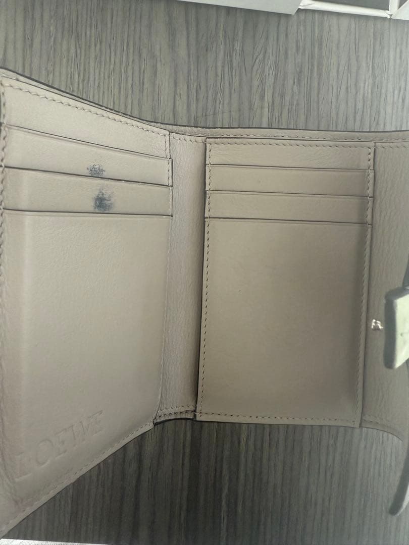 再再値下げ！LOEWE 三つ折り財布