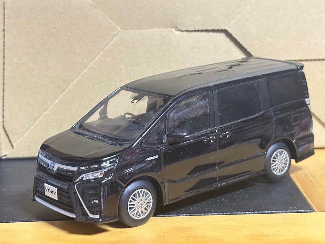 トヨタ 80 ヴォクシー カラーサンプル ミニカー
