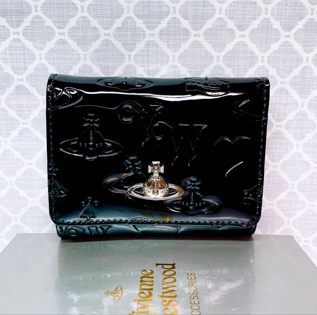 【内側に素敵な柄♡新作】Vivienne Westwood 折財布 エナメル 黒