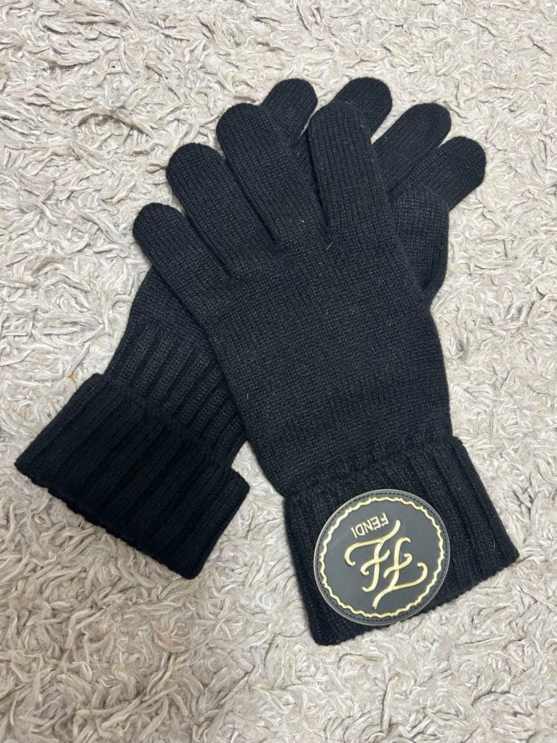 FENDI カシミヤ手袋 ブラック