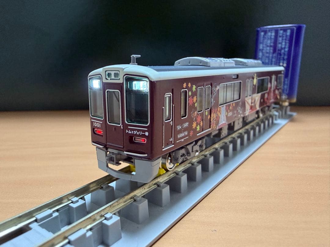 阪急電車 トムとジェリー号 宝塚線 　ライト点灯可