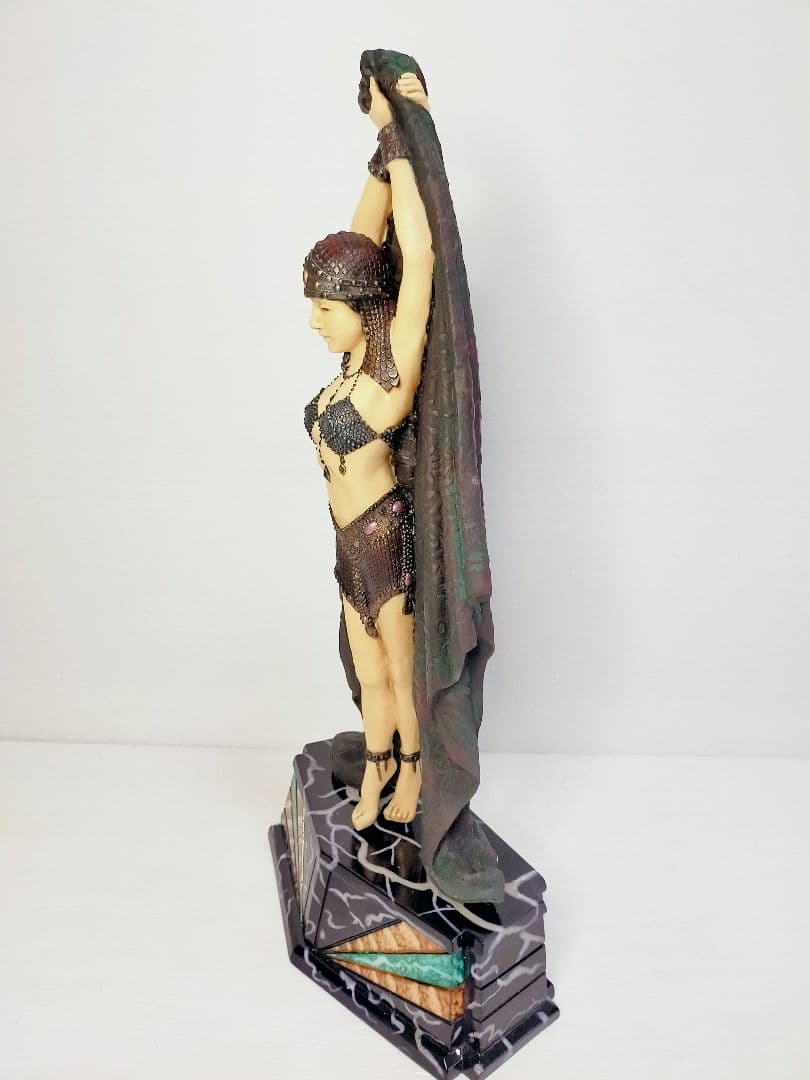 チパルス風女神　アールデコ調　レジン素材銅像