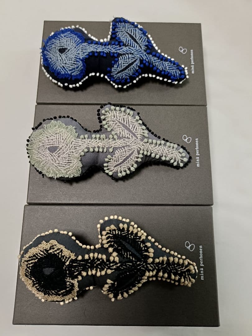 レア　新品　ミナペルホネン　フロストガーデン　コサージュ　ブローチ　３個セット