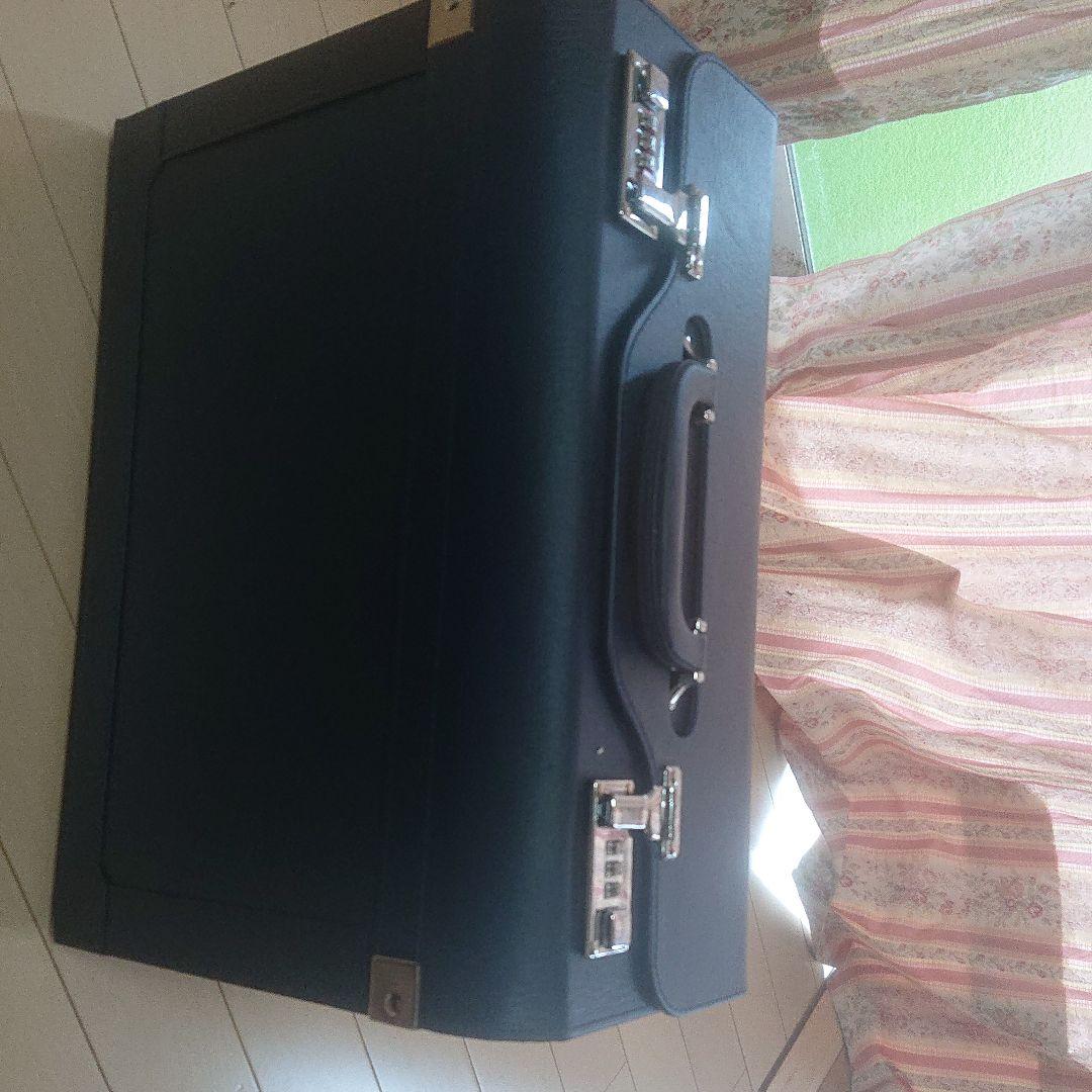 トリマーの道具一式とケース