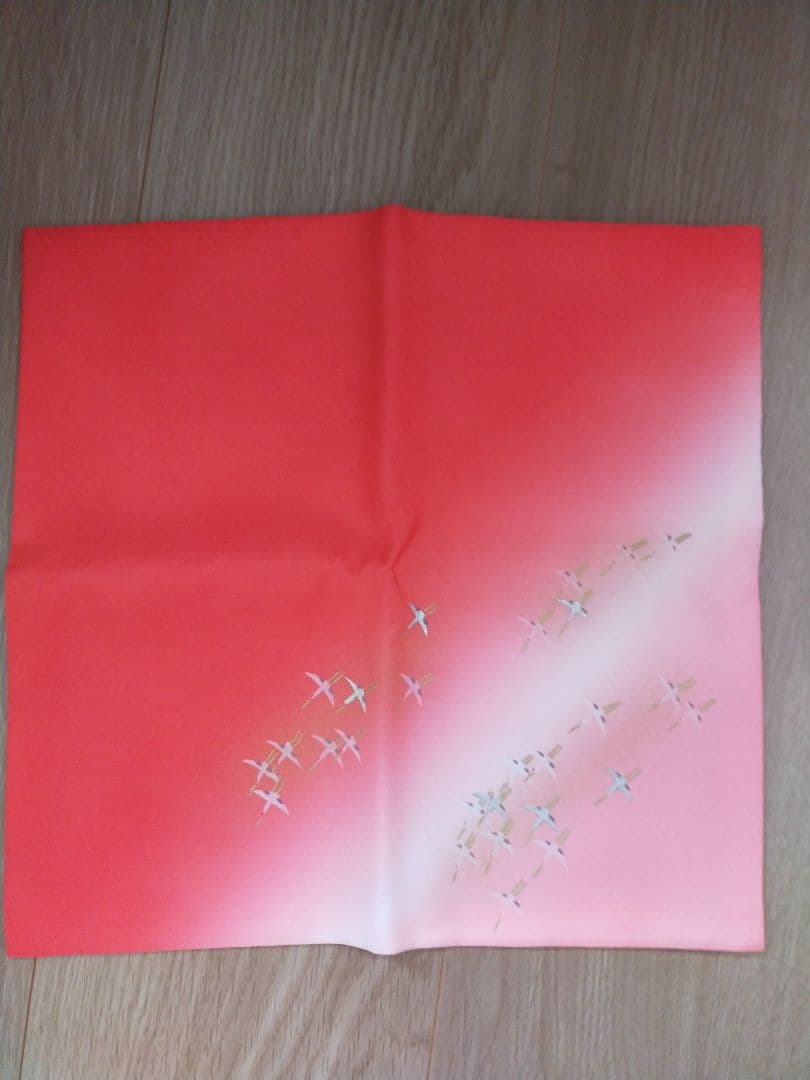 千羽鶴雲上飛翔之図(朱色)　塩瀬帛紗　御慶帛紗　茶道帛紗【新品未使用品箱付き】