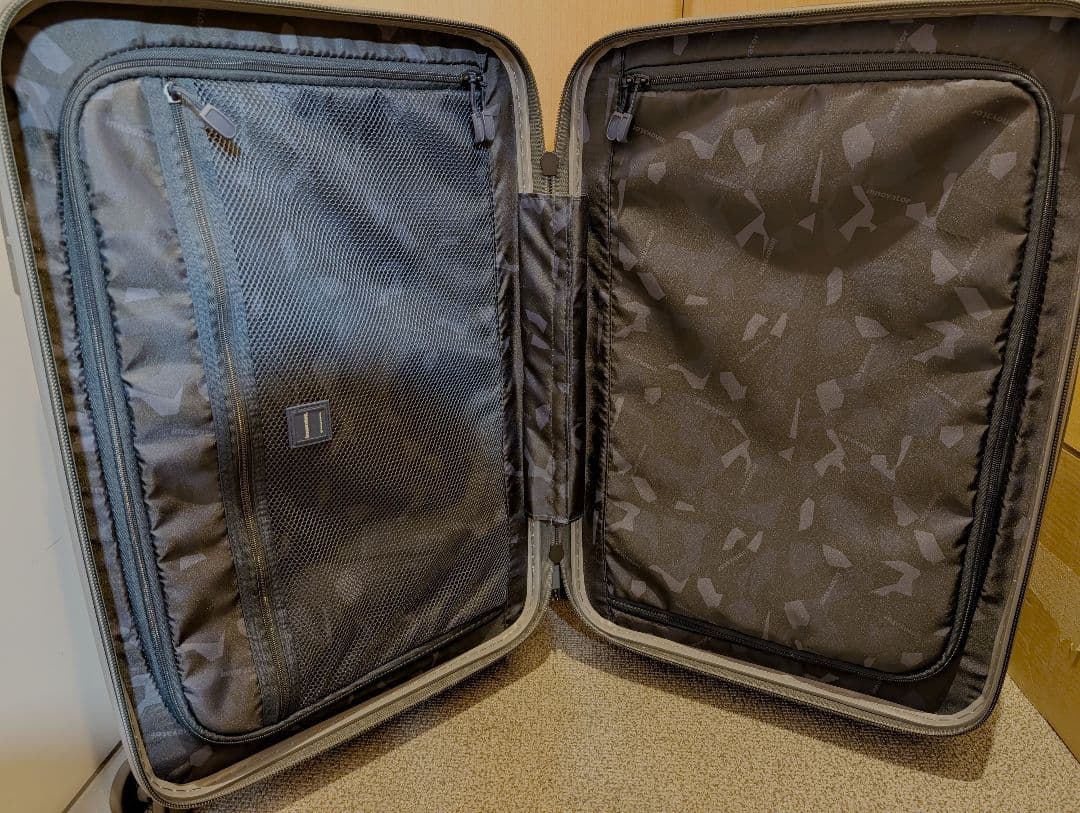 美品 イノベーター スーツケース INV155/55L STEEL GRAY
