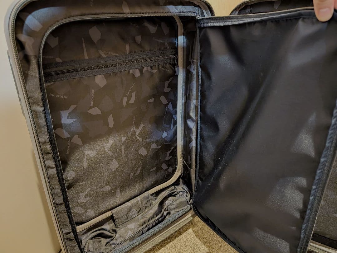 美品 イノベーター スーツケース INV155/55L STEEL GRAY