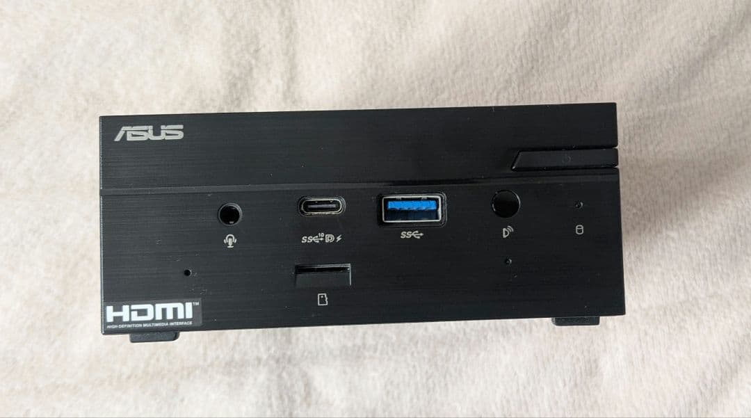 ミニPC ASUS PN50