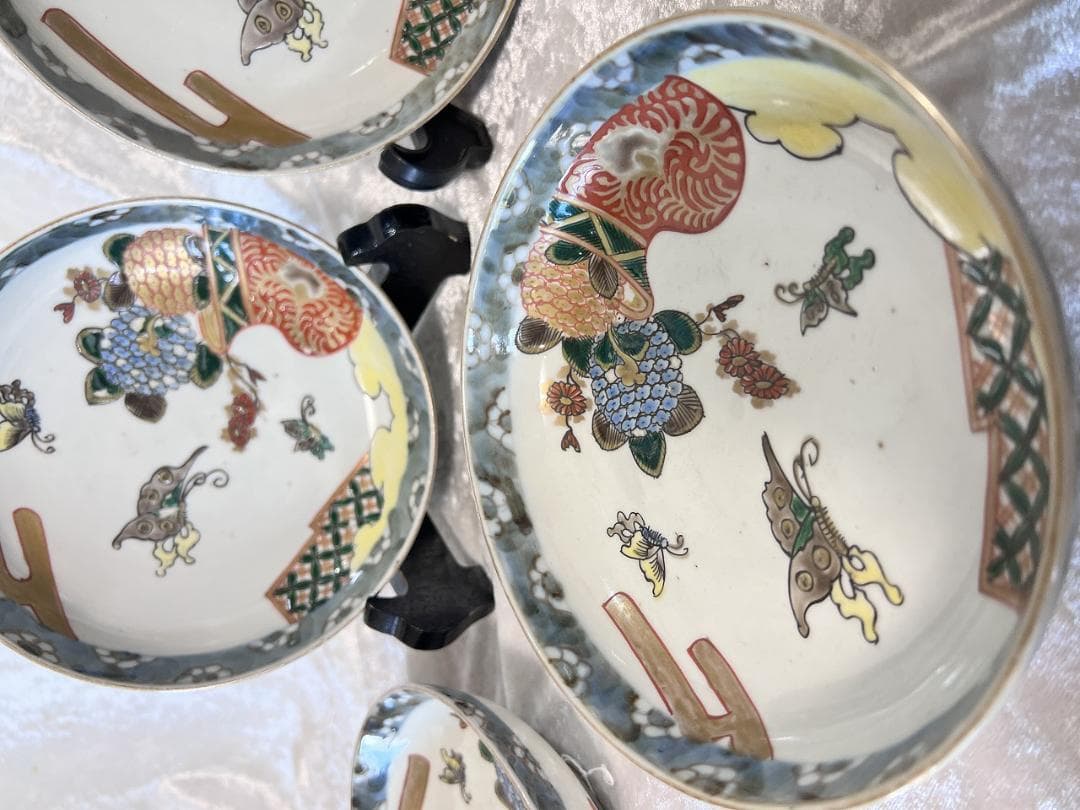 金彩色絵蝶と紫陽花紋５寸皿　伊万里焼　明治　５枚組