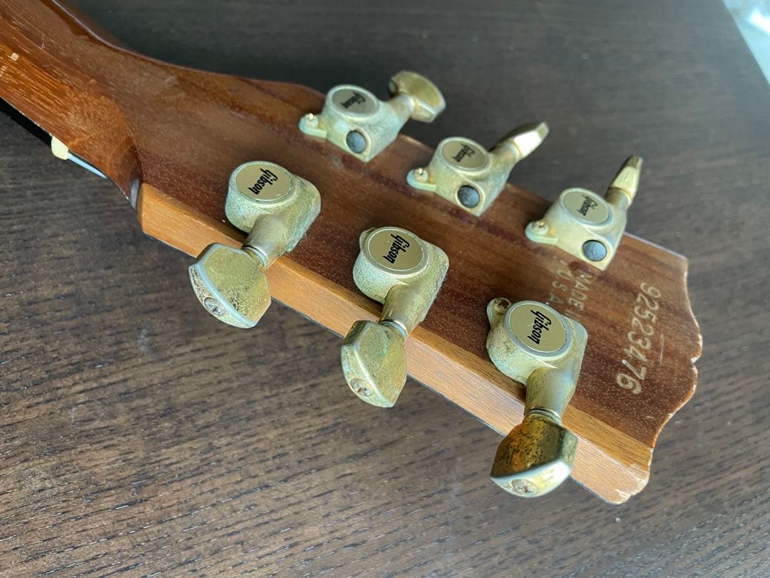 ギブソンレスポールエレキギター サンバースト