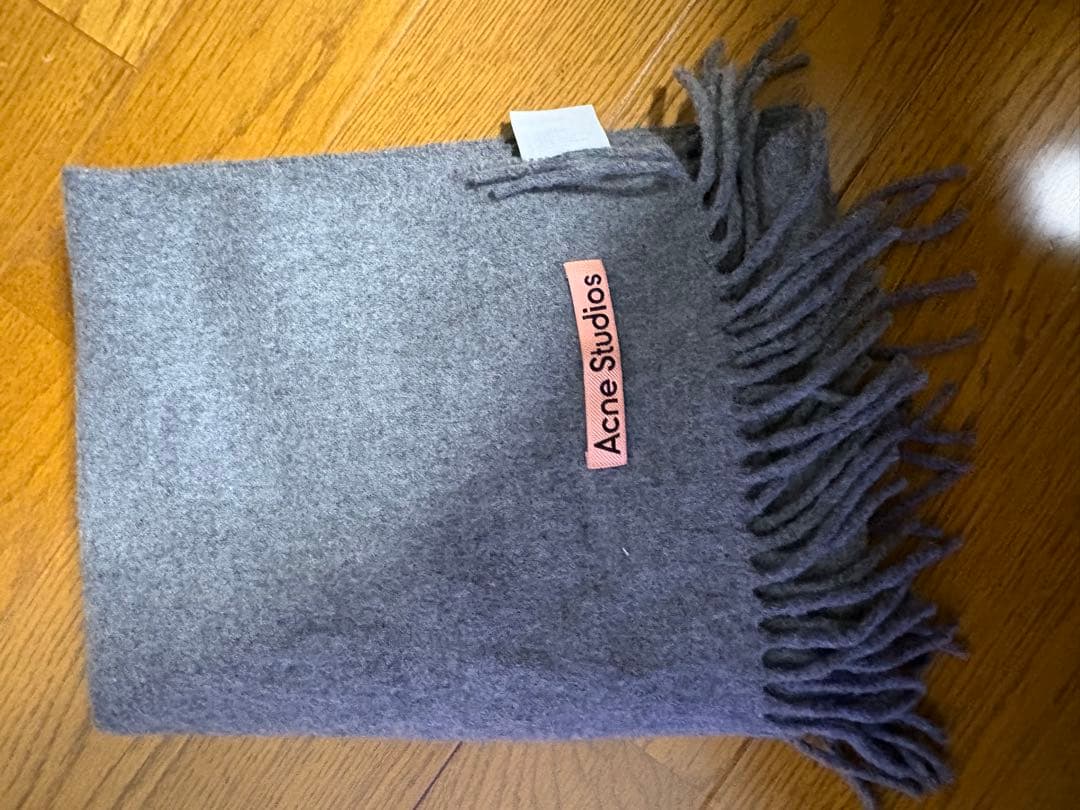 Acne Studios グレー マフラー ウール フリンジ付き