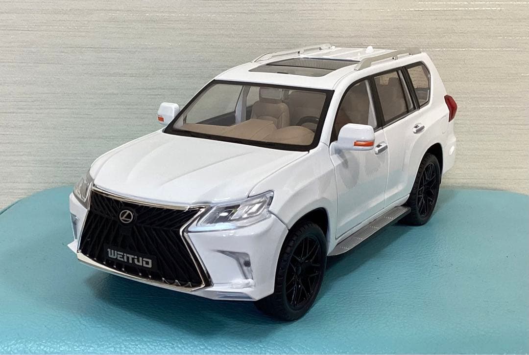レクサス LX570 ホワイト LEXUS 1/18