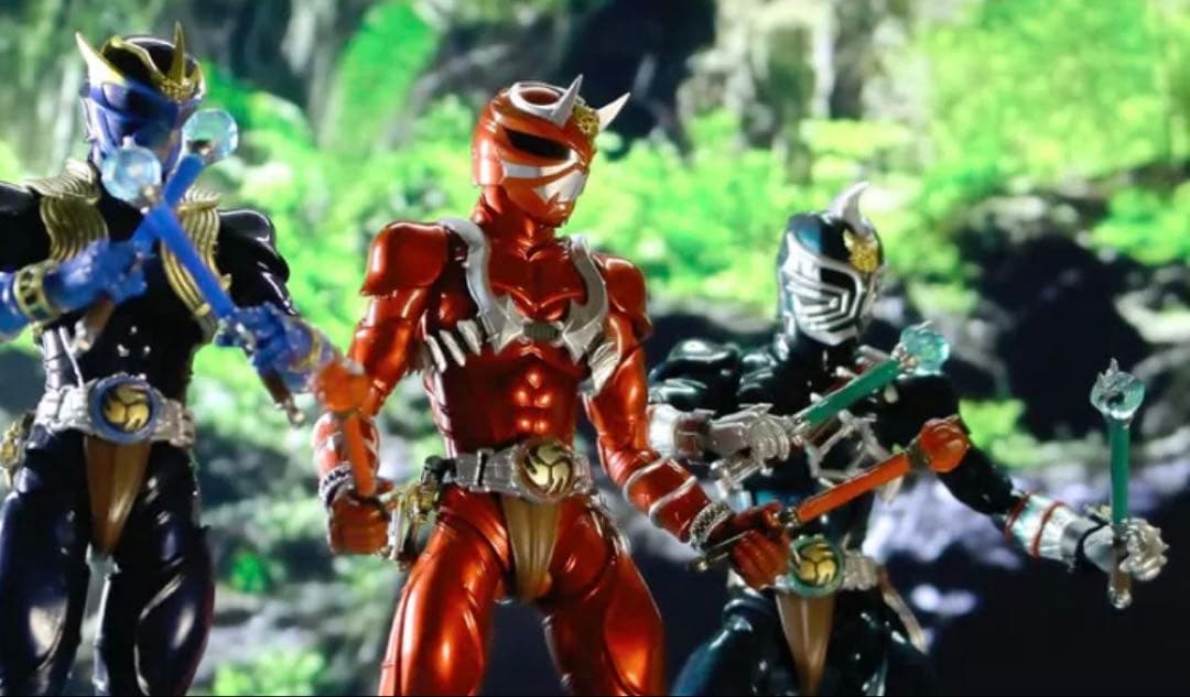 【新品】フィギュアーツ真骨彫用　仮面ライダー響鬼シリーズ音撃棒セット+鬼火ヘッド