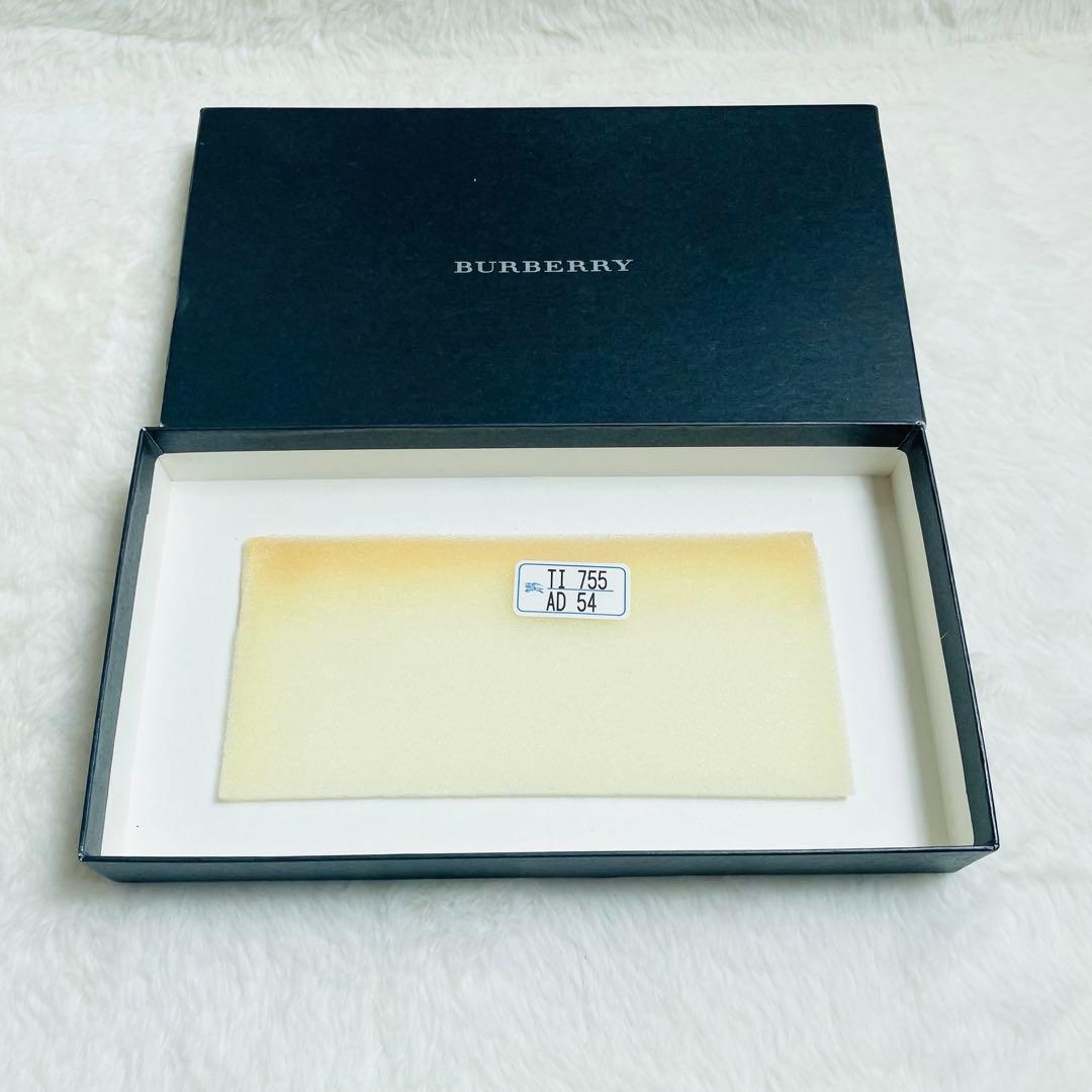 新品未使用　BURBERRY がま口　長財布　二つ折り　ノバチェック　おしゃれ