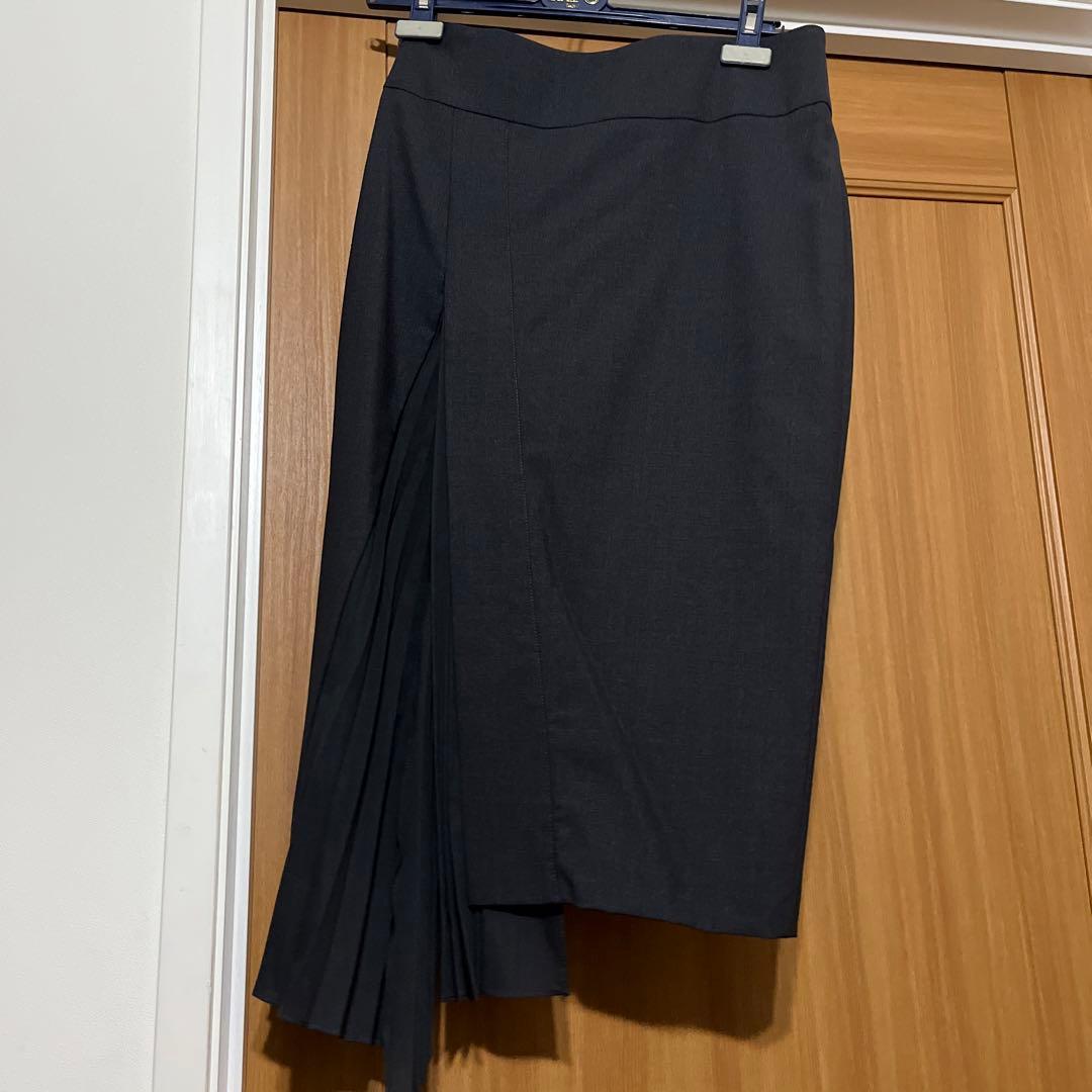 ブルネロクチネリ　スカート