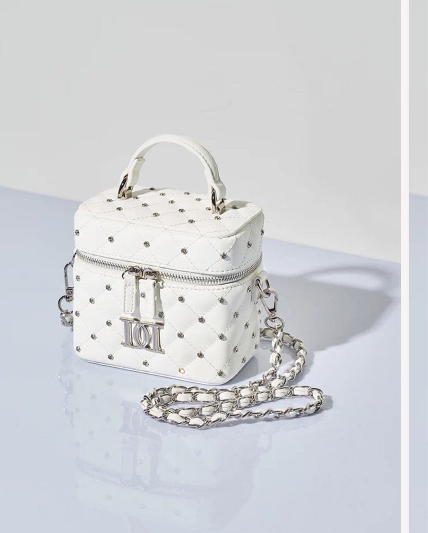 Darich ダーリッチキルティングビジュースクエアミニバック