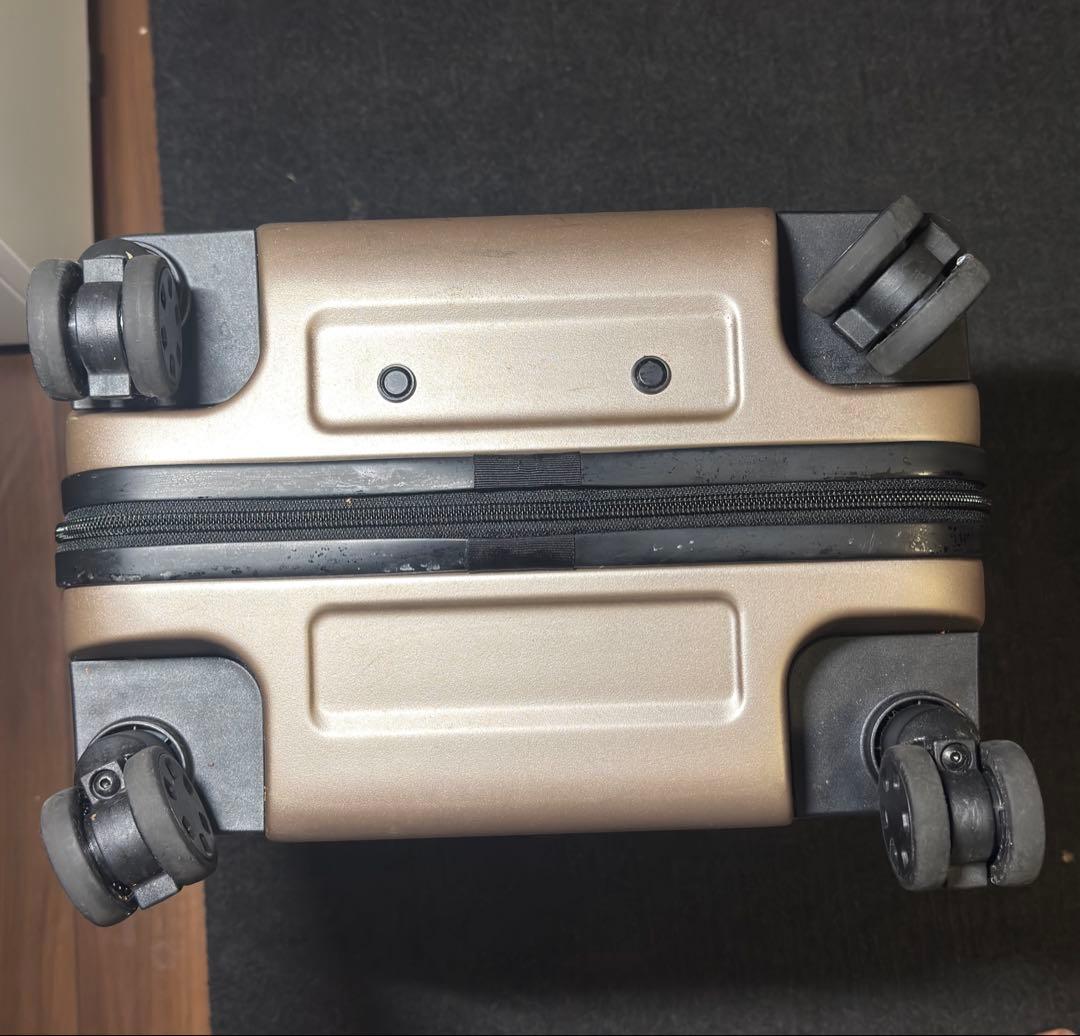 バーを自由に調節できる　ハードキャリーケース（３６Ｌ）ベージュ　無印良品