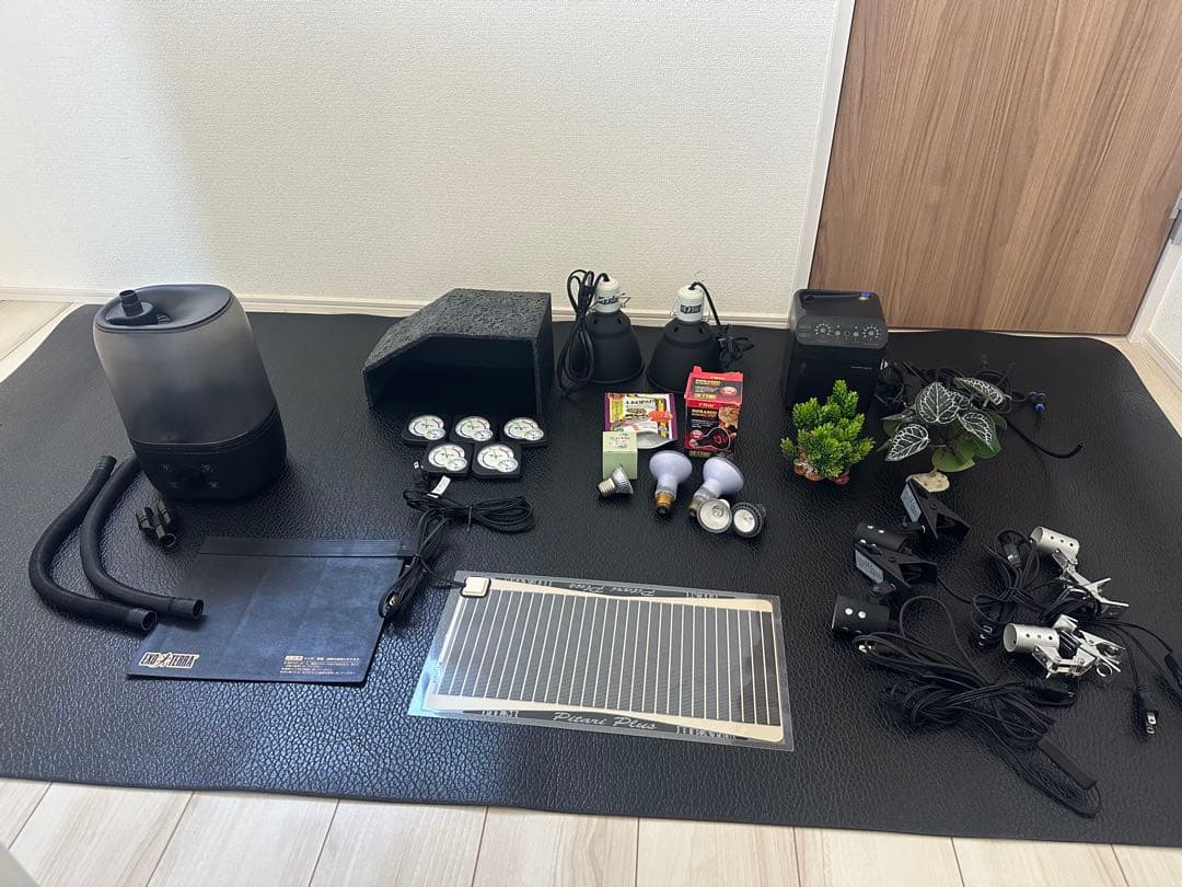爬虫類用品　まとめ売り　モンスーンソロ　ライトドーム　パネルヒーター　加湿器
