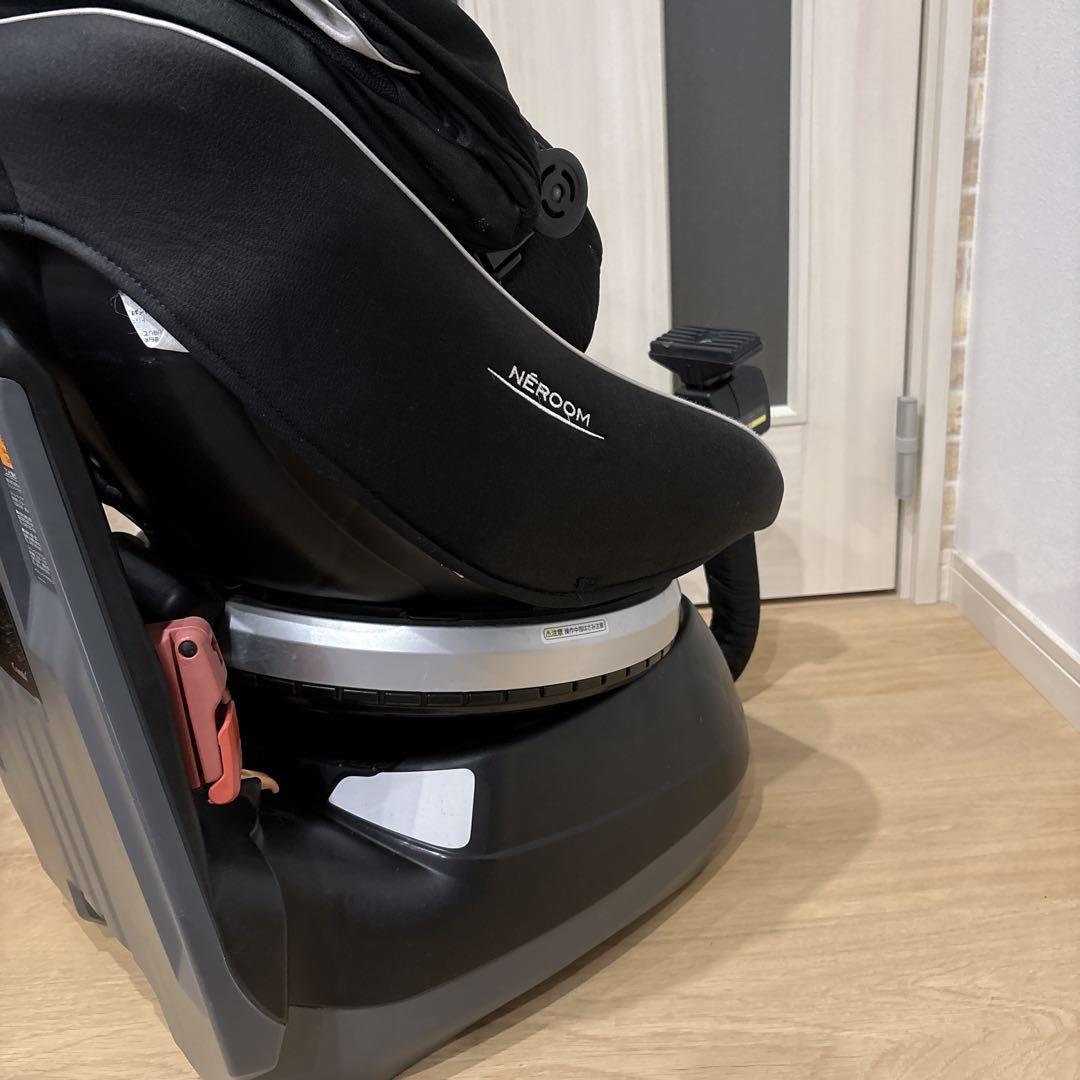 Combi コンビ　NEROOM ネルーム　チャイルドシート　ブラック　ホワイト