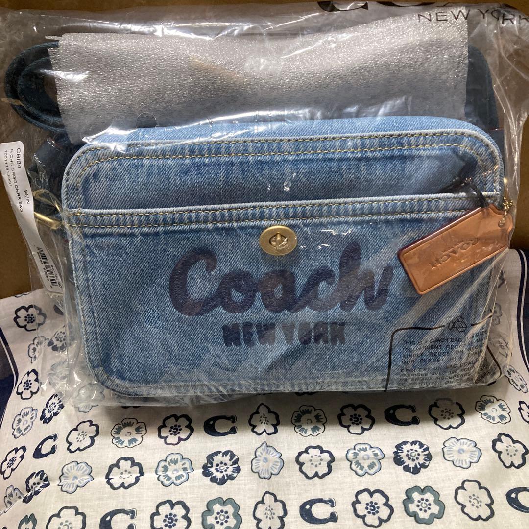 新品☆Coach☆CAMERA☆ショルダーバッグ☆デニム☆斜めがけ☆ロゴ刺繍☆