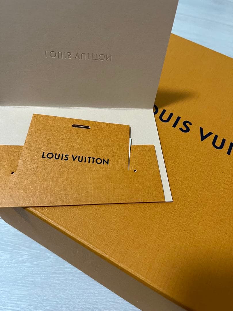 【まるまる】Louis Vuitton ショルダーバッグエピレザー ビュシ