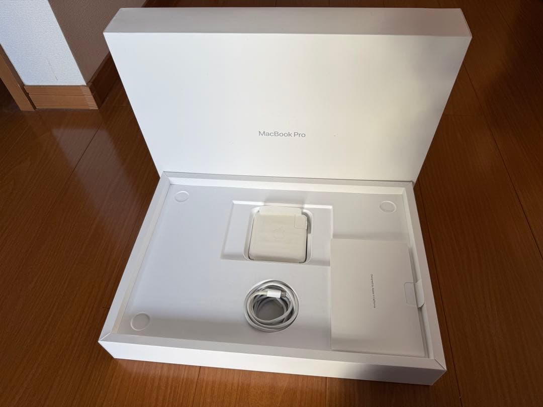 MacBookPro16 Core i9 1TB メモリ32GB スペースグレー