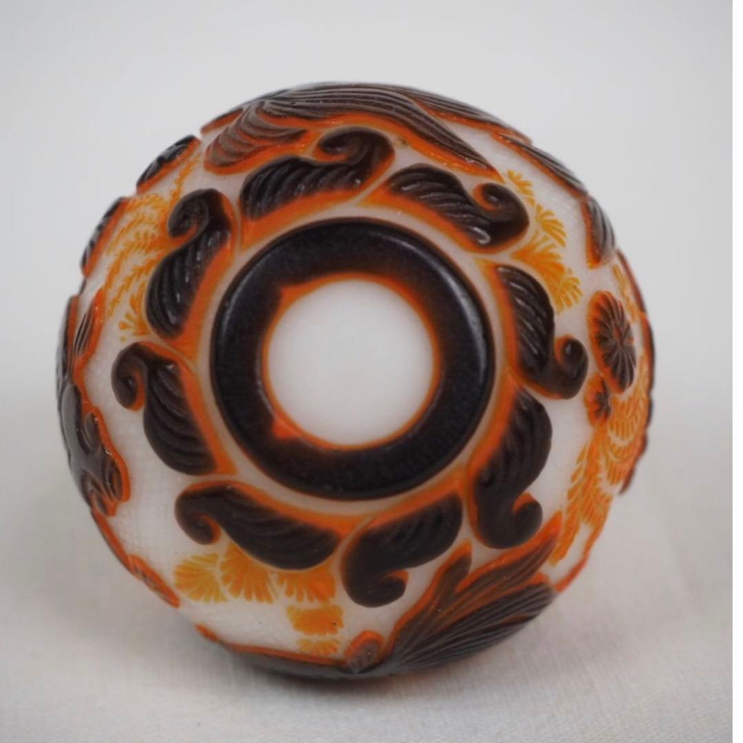 送料無料　色被せガラス　細密彫刻ガラス小瓶　中国古玩骨董　高さ5.8ｃｍ