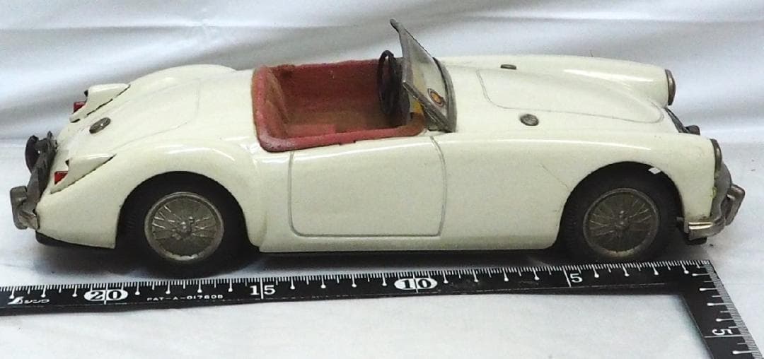 旭玩具【MG MGA 1600カブリオレ 白】ブリキ tin toy car箱無