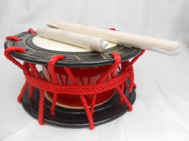 新品未使用(送料無料)14.980円　Rエイサー締め太鼓25cm 撥付き