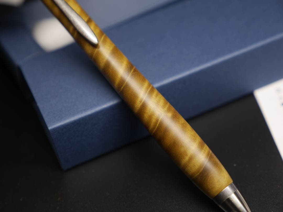 出品25日まで　ウッドペンクラフト　朴縮杢　ボールペン