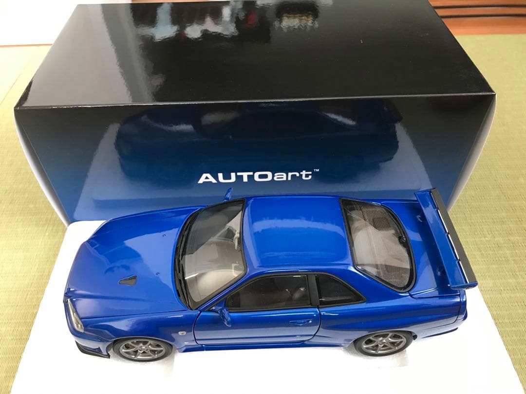 1/18 オートアート スカイライン BNR34 V Spec 2