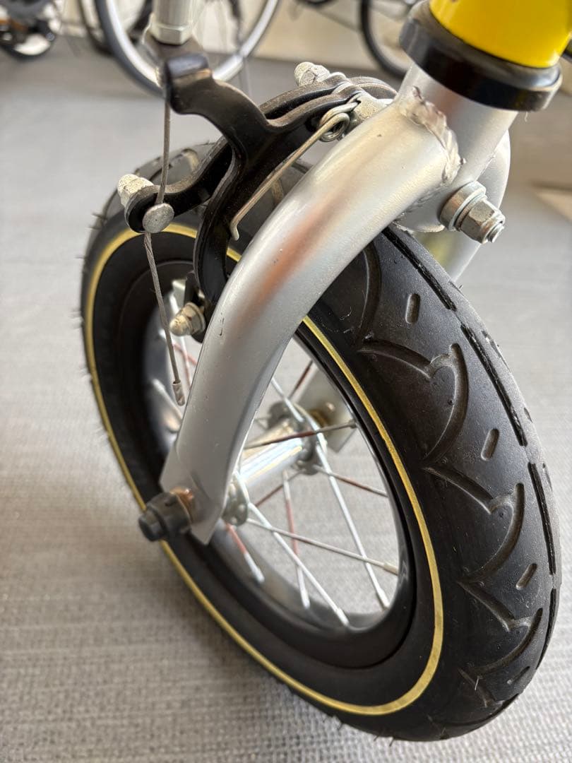 へんしんバイク ストライダー スタンド付き　黄色