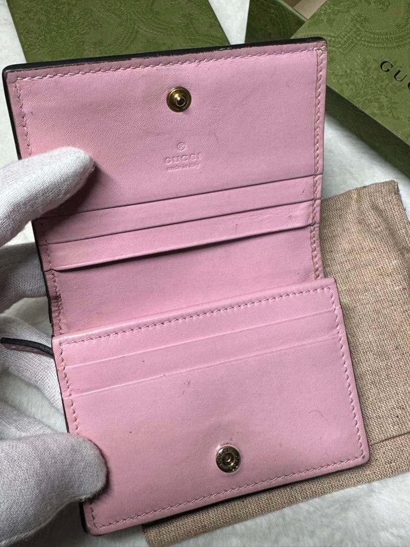 GUCCI ストロベリーパターン 二つ折り財布