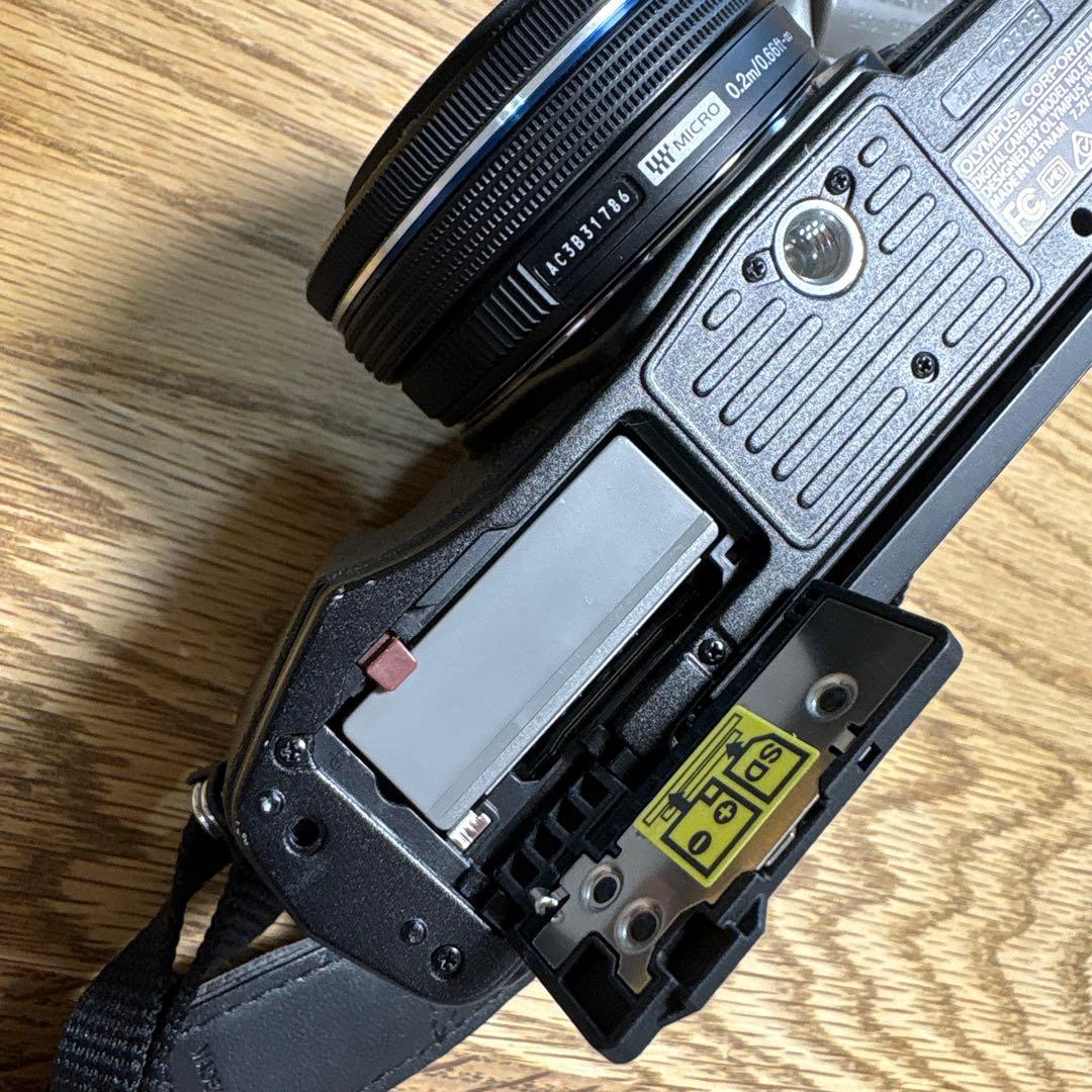 OLYMPUS OM-D E-M10 mark 2ミラーレス ダブルズーム