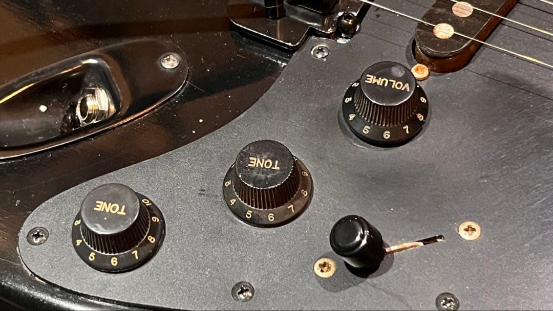 フェルFST-65ネック・アッセン＆ムーン・オーダーボディ・ストラトキャスター