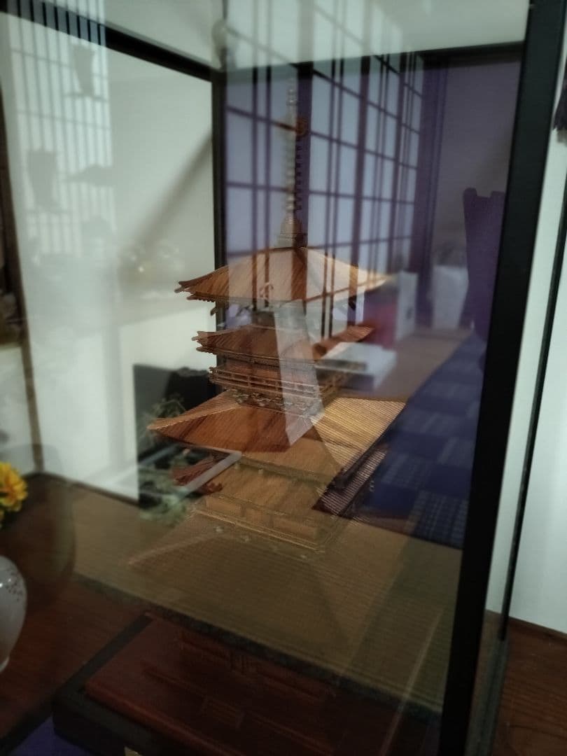 薬師寺の東塔の木で出来た置物
