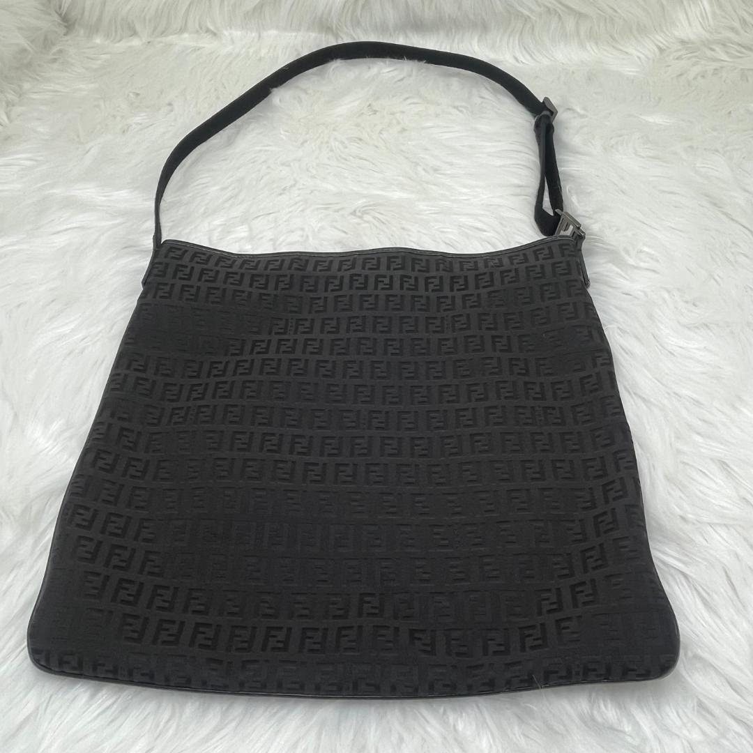 フェンディ　FENDI ズッカ ショルダーバッグ　キャンバス