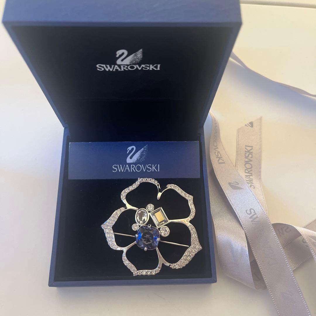 【美品】スワロフスキー　クリスタルブローチ