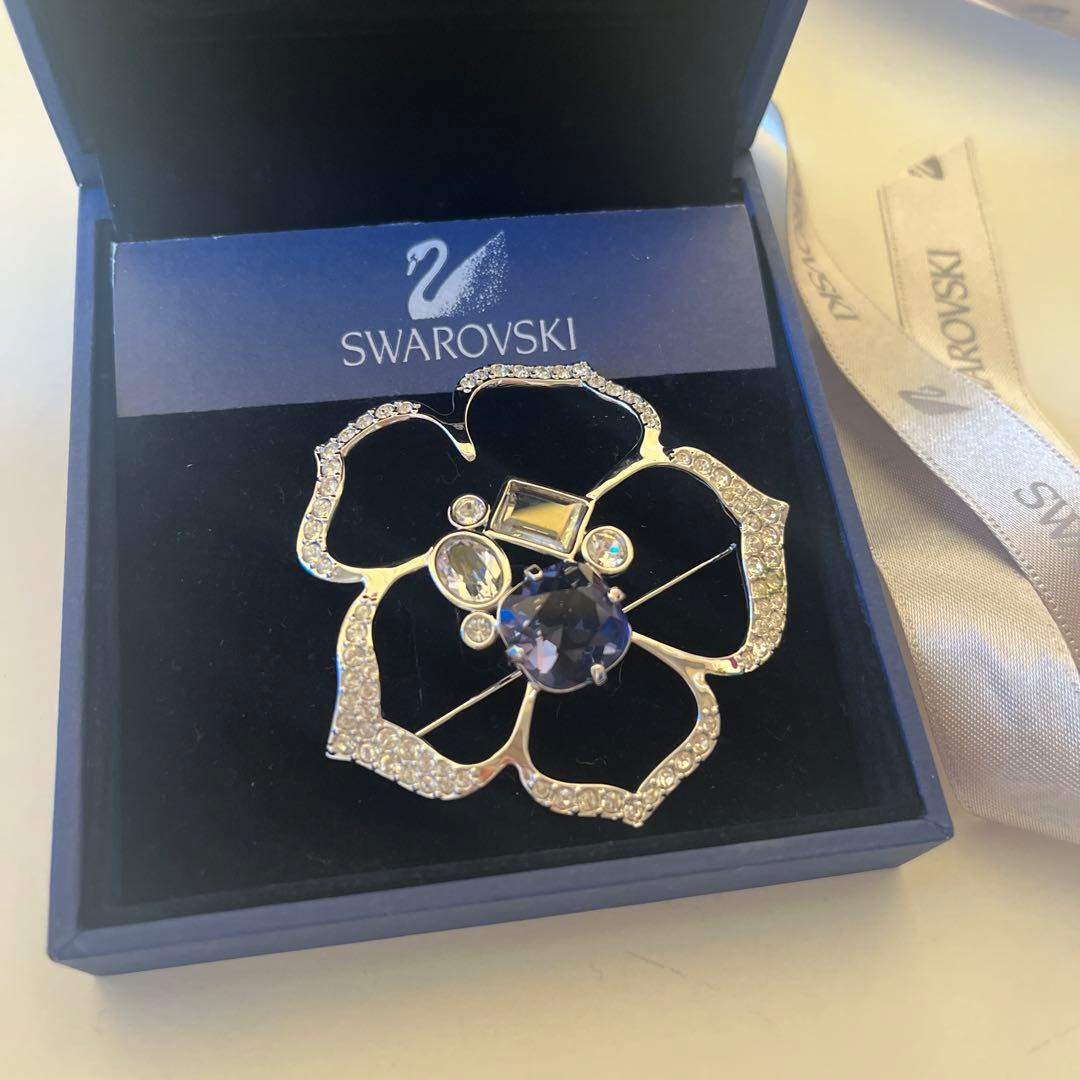 【美品】スワロフスキー　クリスタルブローチ