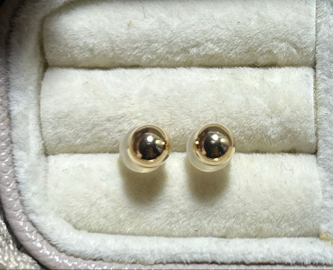 18K ボールピアス 5mm K18 ミニマム 上品 イエローゴールド　箱無し
