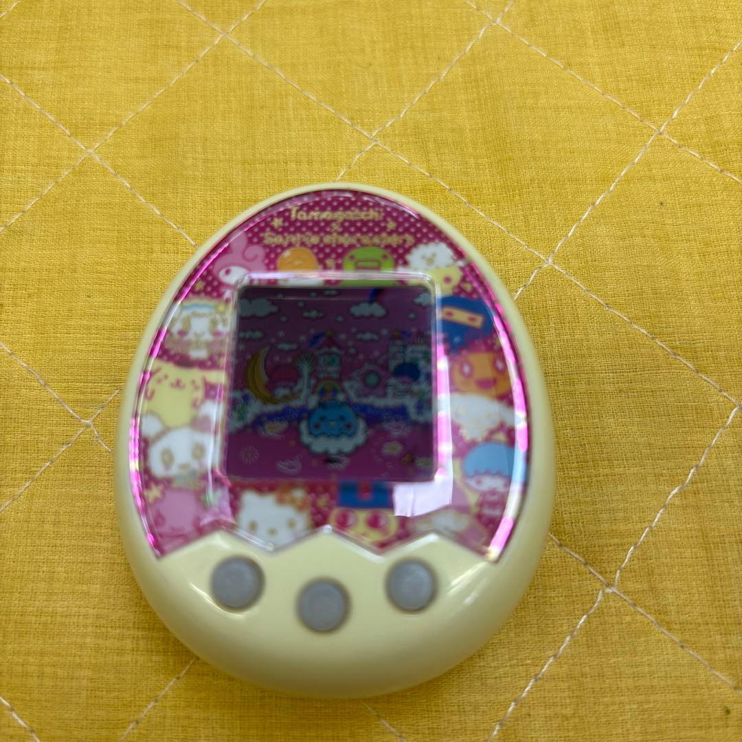 たまごっち みくす　サンリオ　イエロー