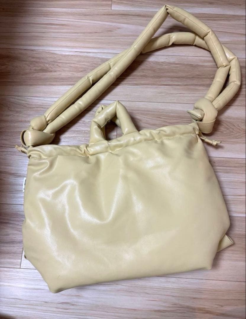 OLEND バターイエロー ショルダーバッグ