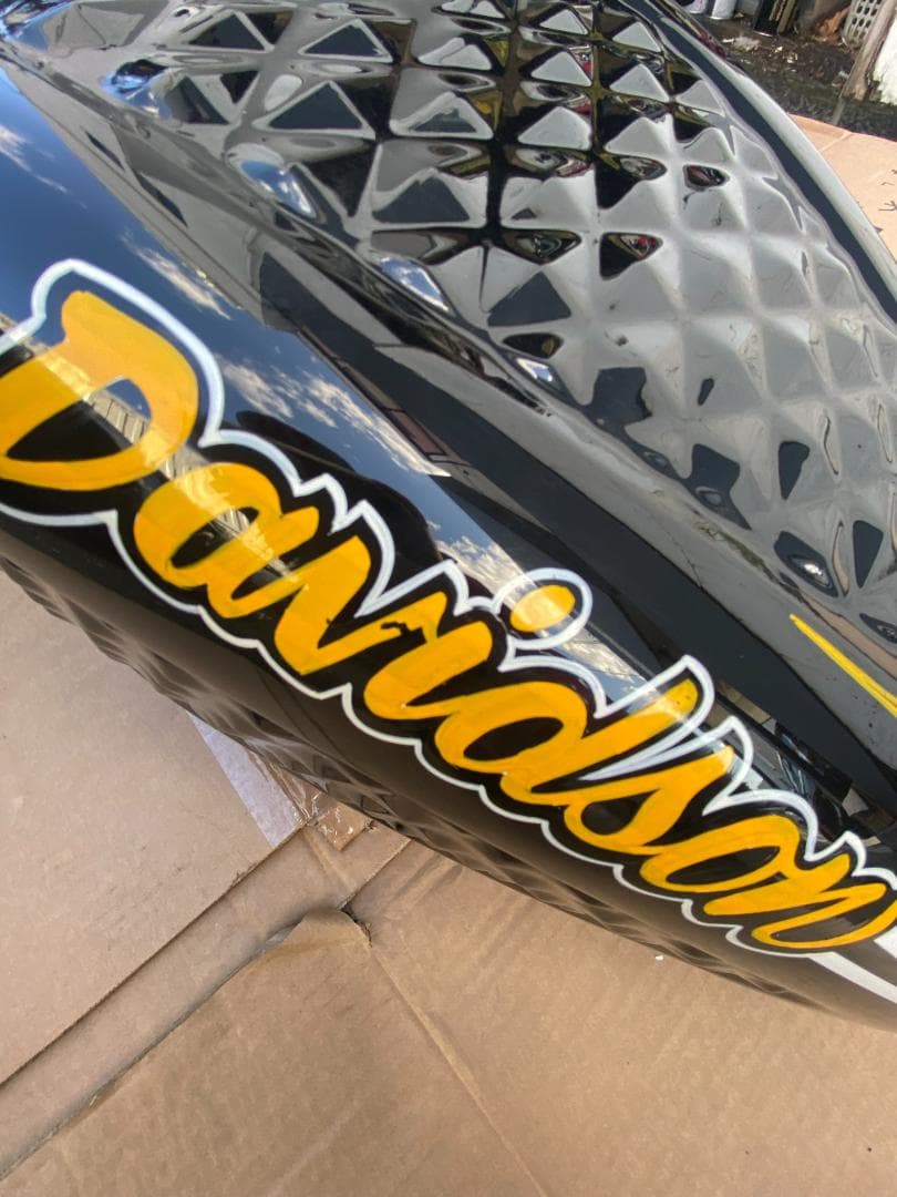 スポーツスター　ハーレー　ダイヤモンドカスタムタンク　3.3ガロン　凹凸柄