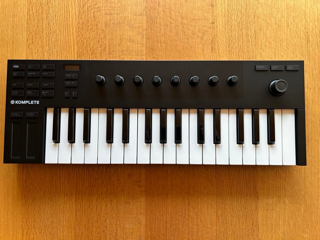KOMPLETE KONTROL M32 MIDIキーボード